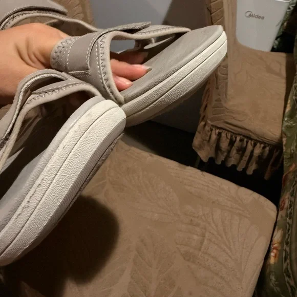 Clarks Women's Sandals - Cream - Picture 11 of 16